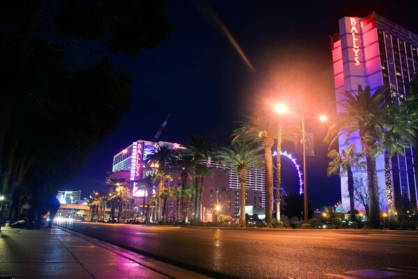 Nevadas en las calles de la noche de las Vegas