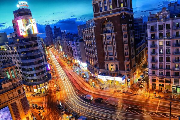 Vista nocturna de la ciudad de Madrid