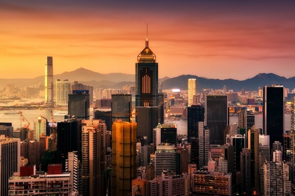 Città di Hong Kong al tramonto