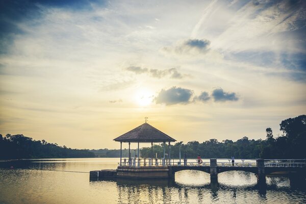 Lac de Singapour au coucher du soleil