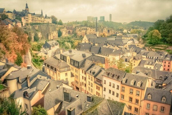 Вид на дома в городе Люксембурге