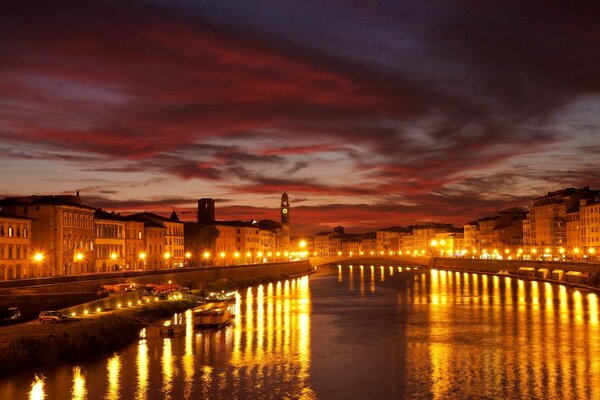 Światła nocnego miasta w Wenecji