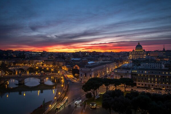 Italie Nocturne. Lumières Du Vatican