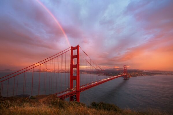 Pont de San Francisco au coucher du soleil