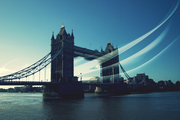 Puente de Londres sobre el gran río