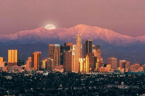 Widok na wieczorne Los Angeles