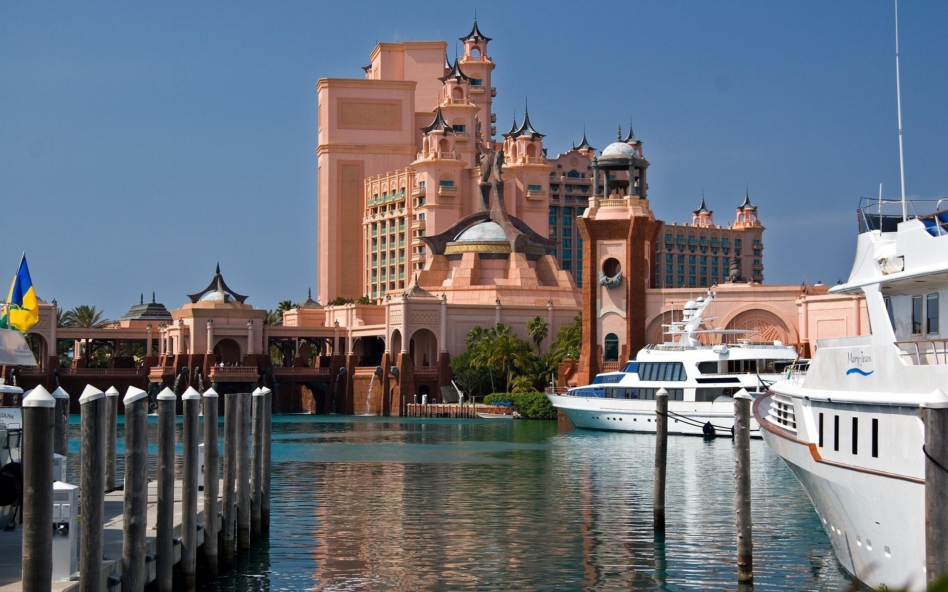 river dubai water town