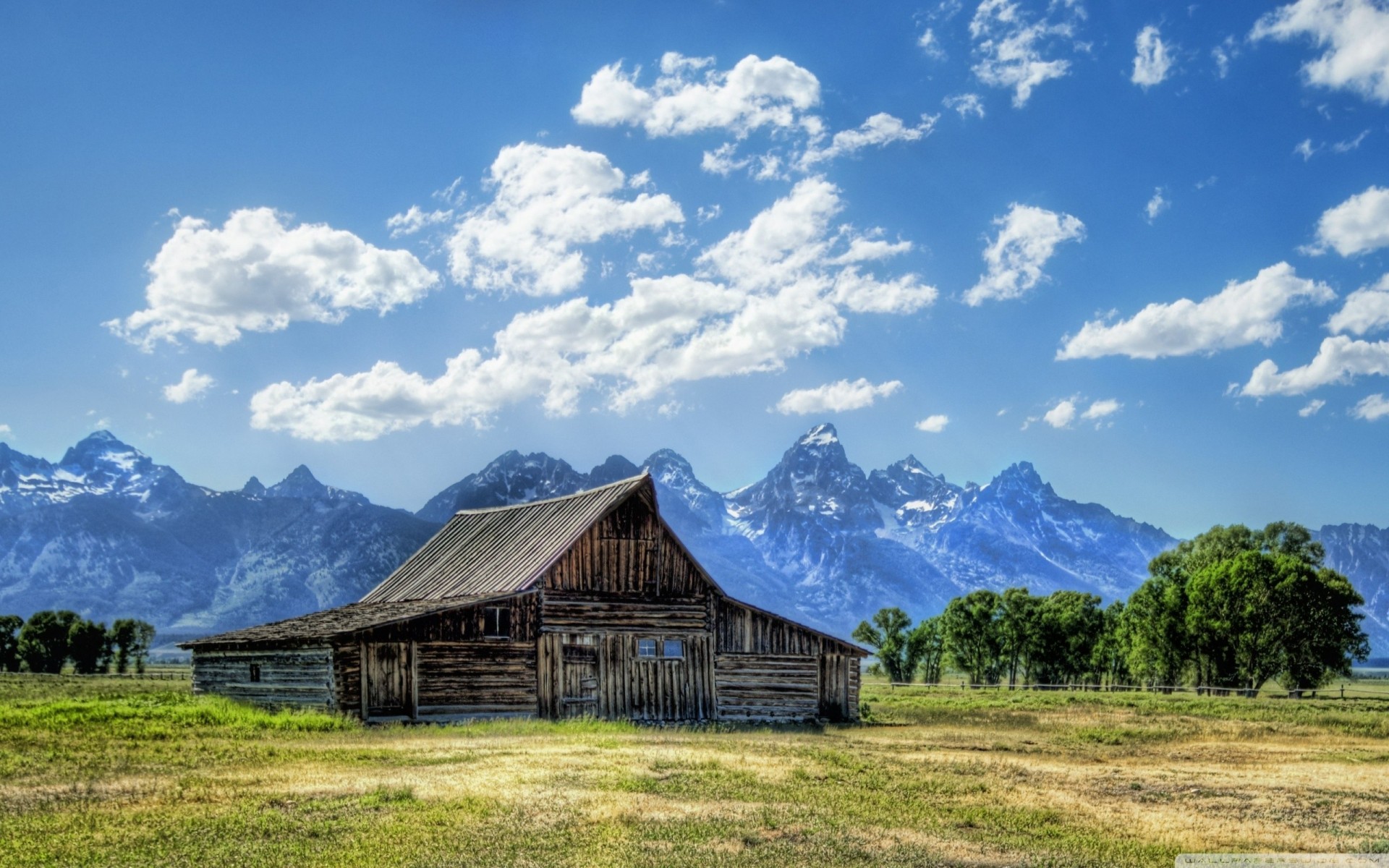 berge wolken landschaft wyoming sonnig scheune blau feld