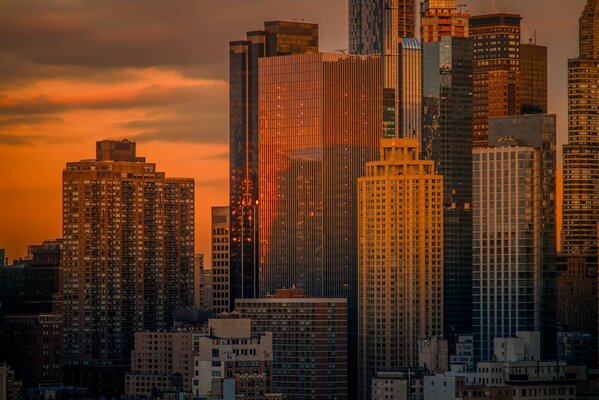 New Yorker Wolkenkratzer bei Sonnenuntergang