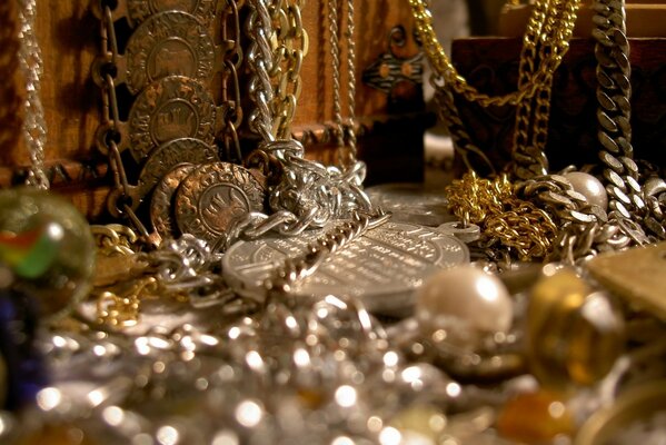 Treasures gold silver pearls