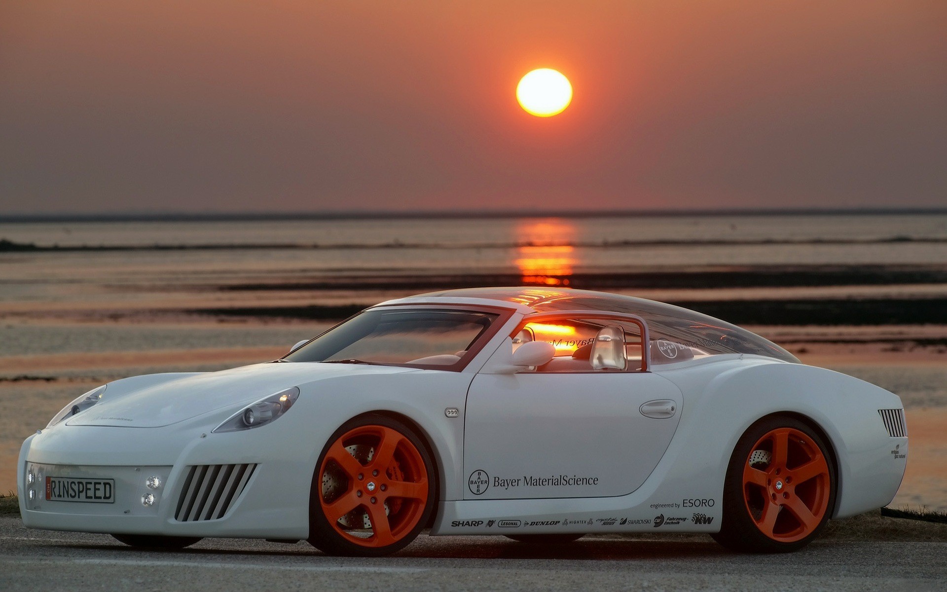 coche auto tuning puesta de sol