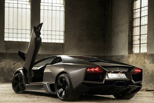 Coche negro lamborghini 2008 interior