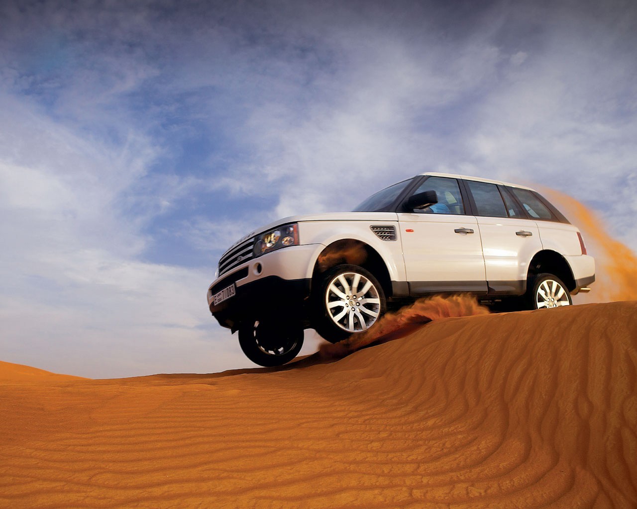 sabbia jeep bianco