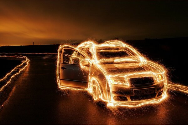 Cooles Auto steht in Flammen