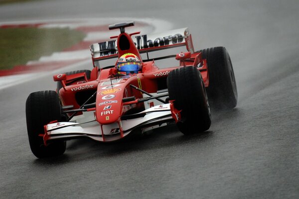 Pista veloce auto di colore rosso