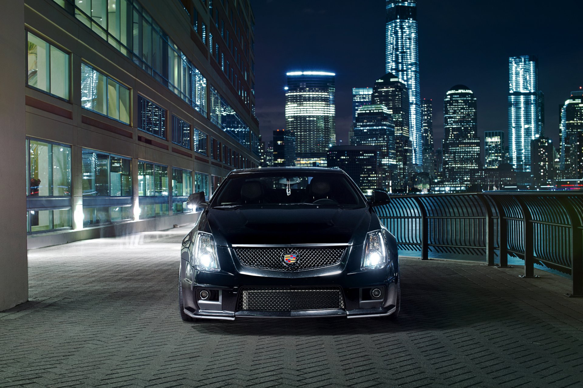 cadillac cts-v черный кадилак ночь город огни перед