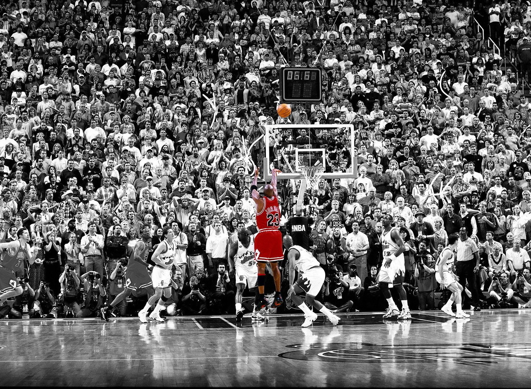 air jordan the final 1998 win the winning shot kidok michael jordan basketball nba jordan mj mediocrity black and white ball the crowd fan