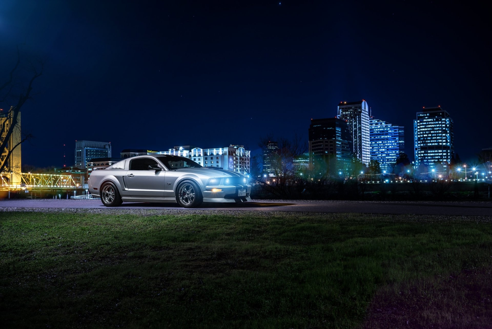 ford mustang américain muscle voiture nigth foncé centre avant