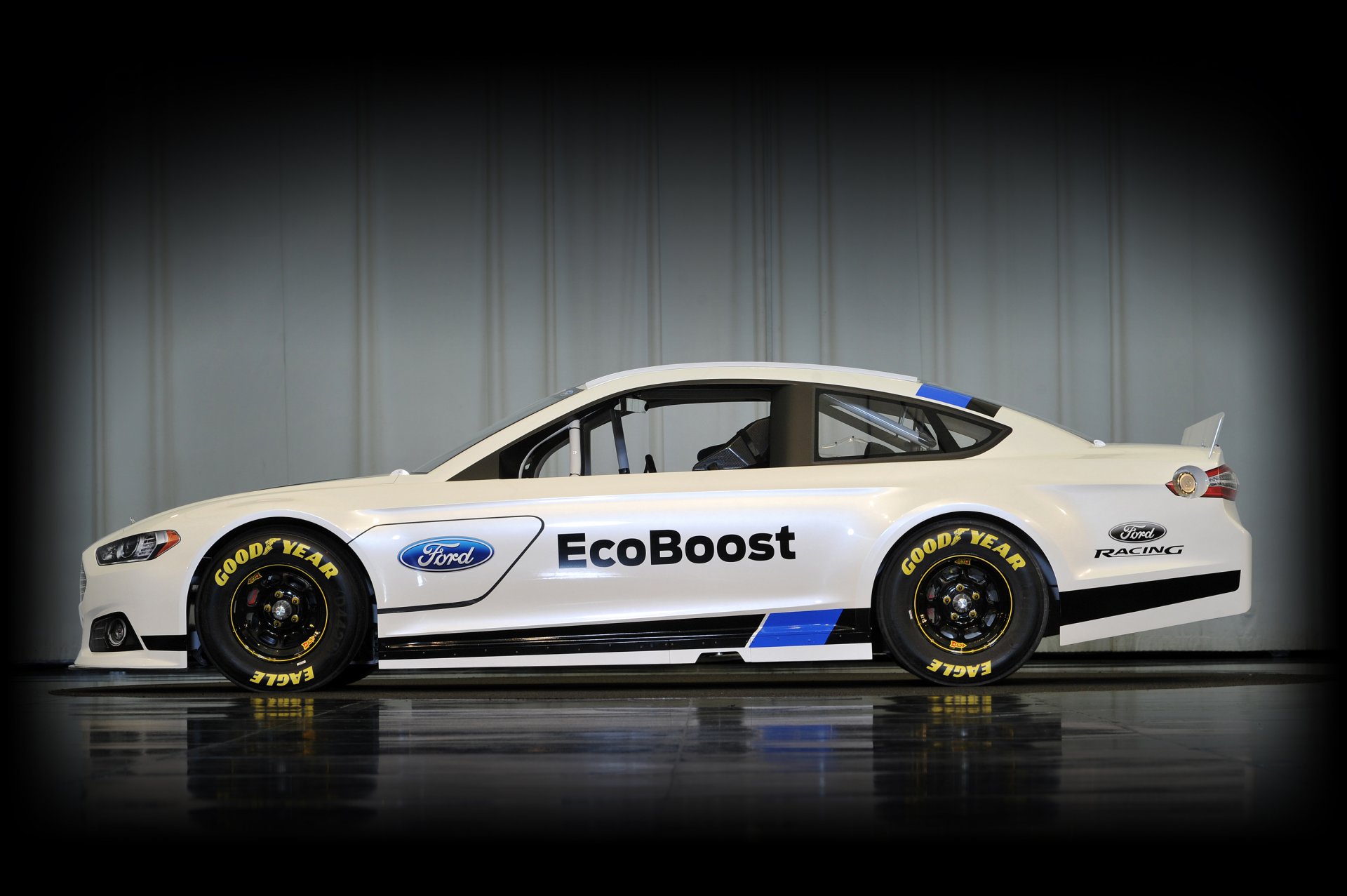 ford nascar vista laterale bianco riflessione