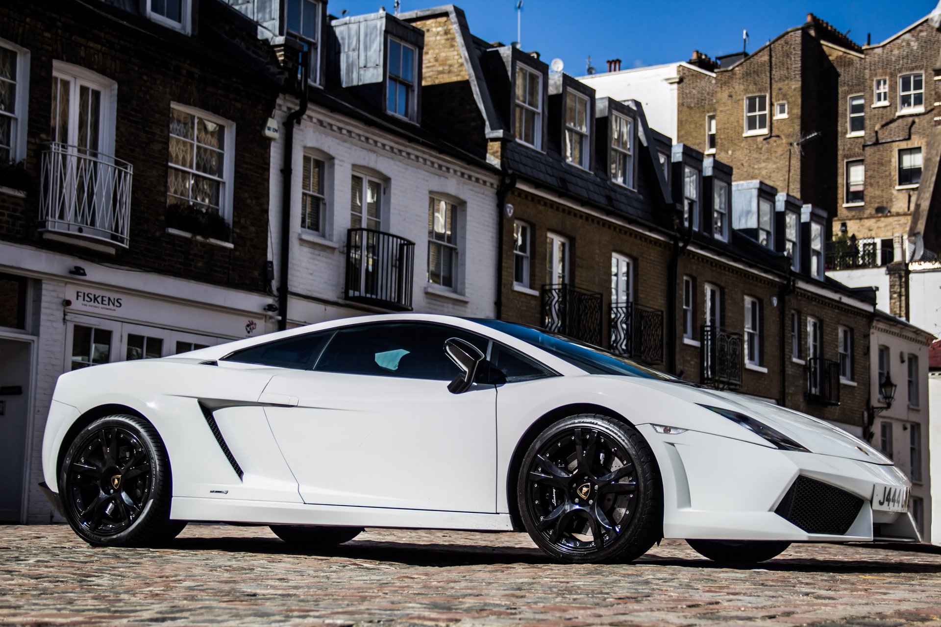 lamborghini gallardo lp560-4 biały budynek niebo lamborghini