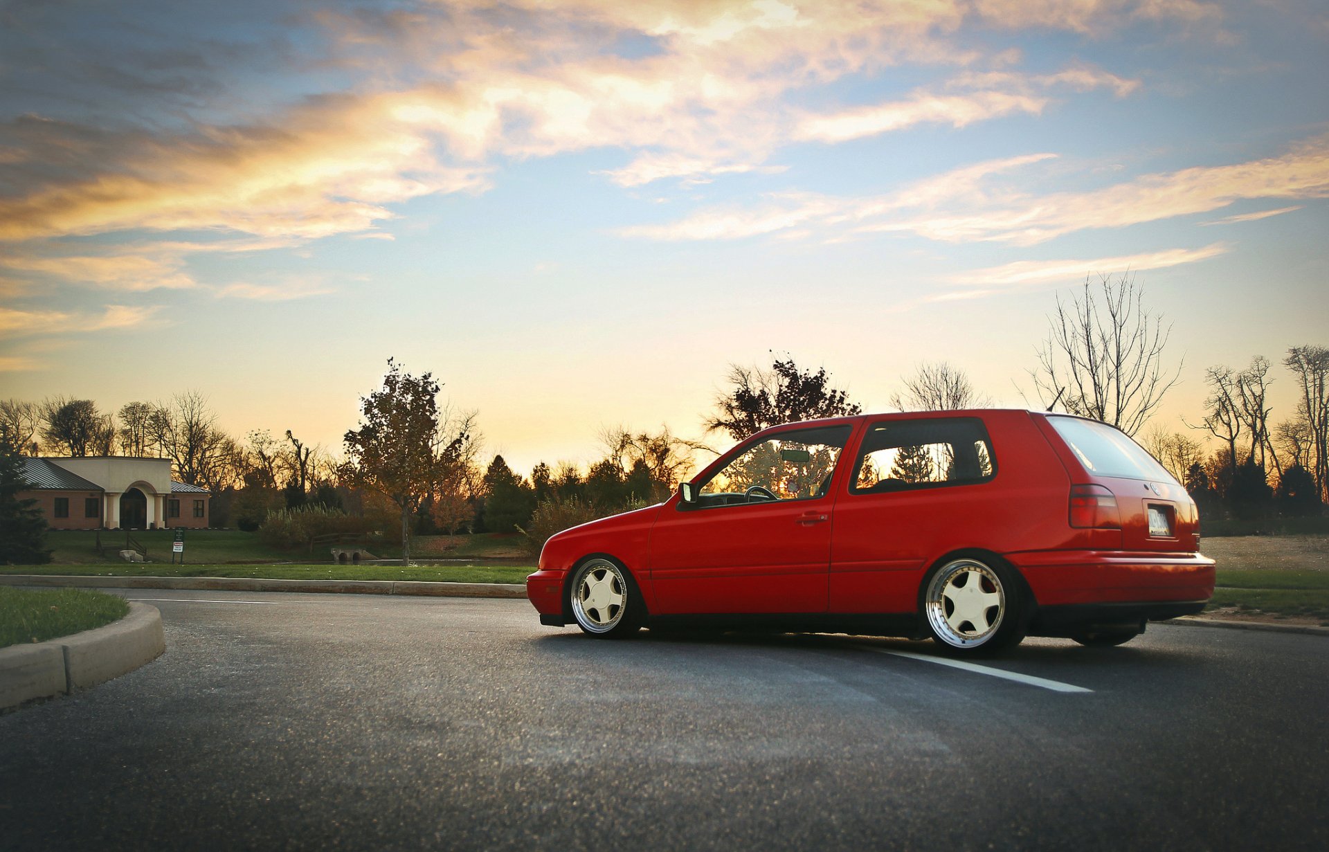 volkswagen golf mk3 rosso volkswagen rosso profilo cielo nuvole