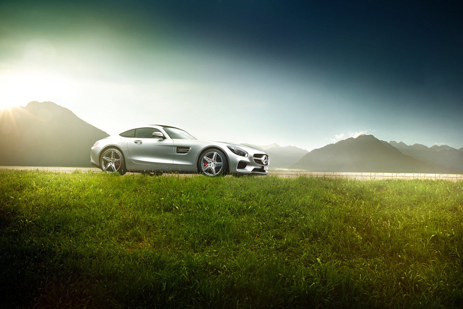 mercedes-benz amg gt s superdeportivo exótico sol luz hierba