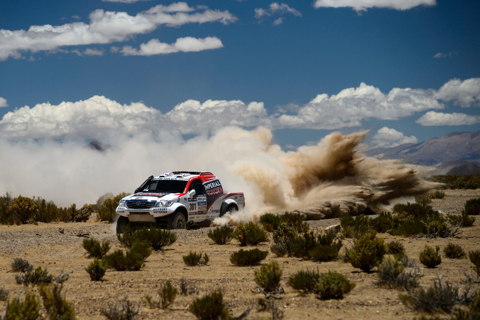 toyota hilux rallye toyota dakar wolken