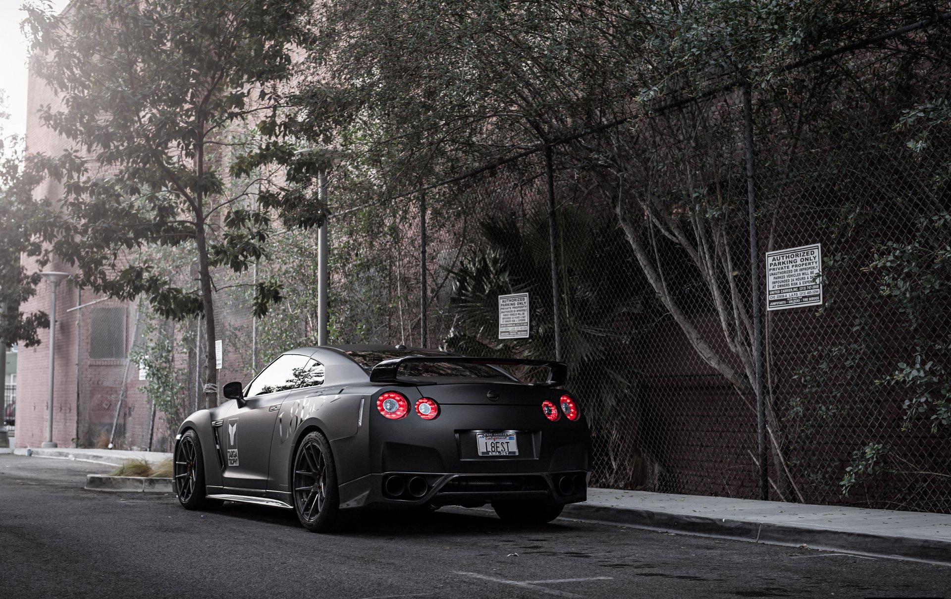 nissan gt-r schwarz hinten nissan matt