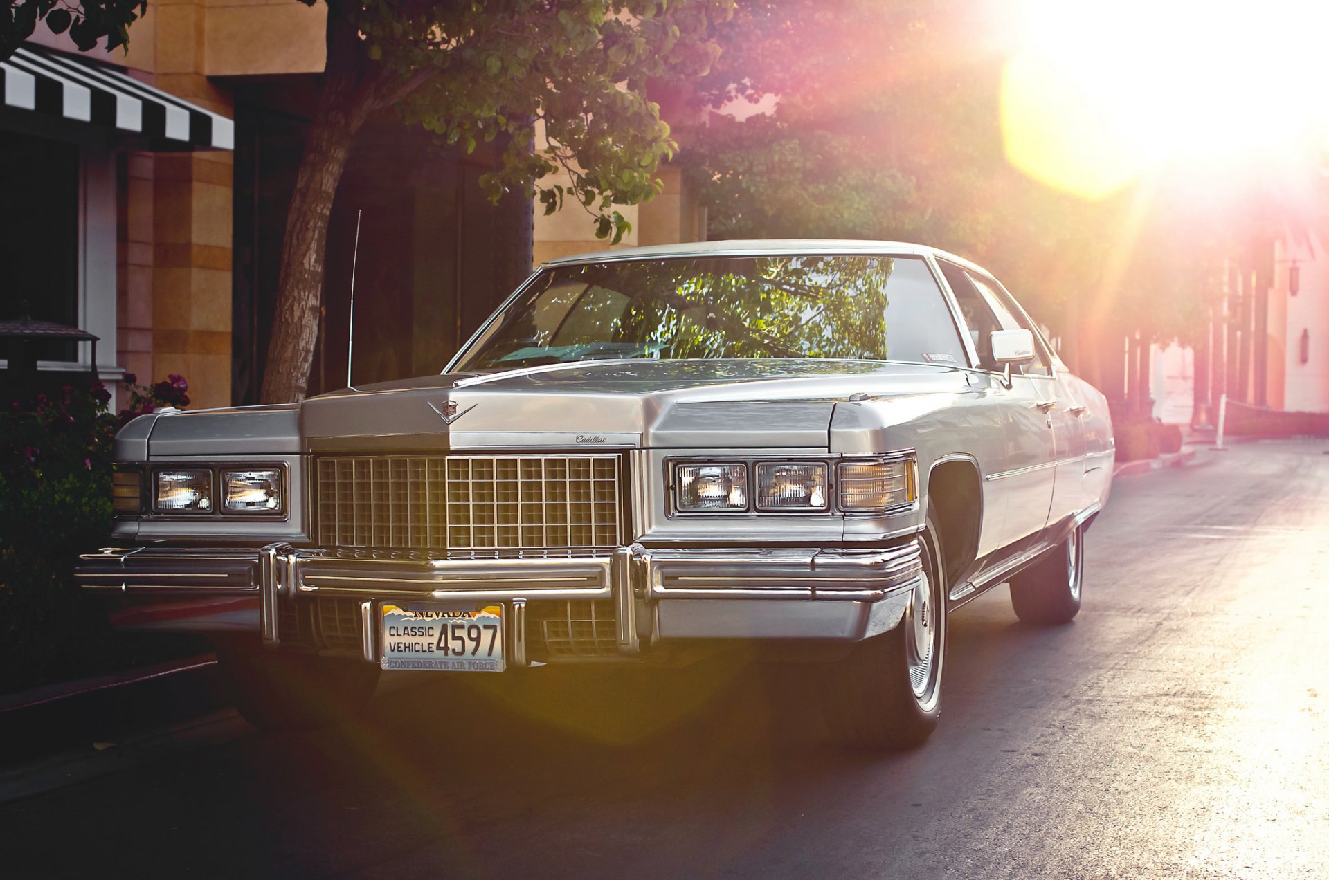 1976 cadillac limousine de ville klassisch retro front