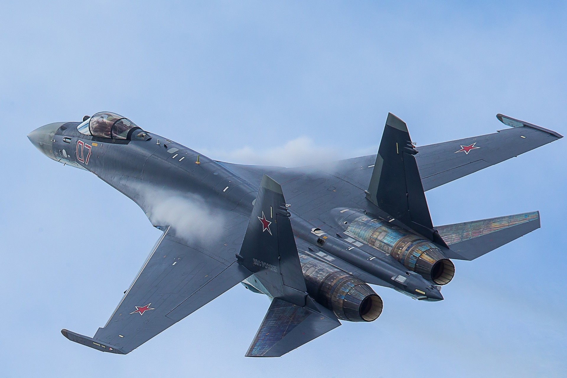 su-35 à réaction super-maniable