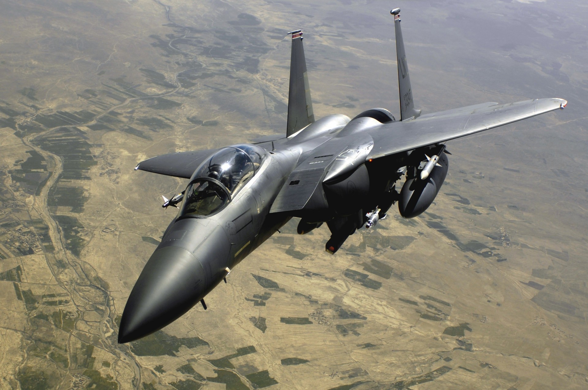 gris avión f-15