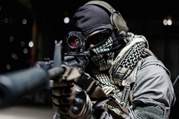 Militär-Shooter bereit, einen Schuss aus dem Call of Duty-Spiel zu schießen