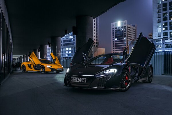 In Dubai, the McLaren 650 black and orange supercars were at the exhibition