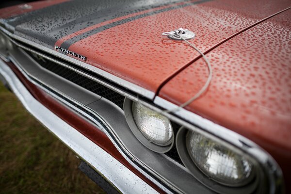 Coche retro con hermosos detalles