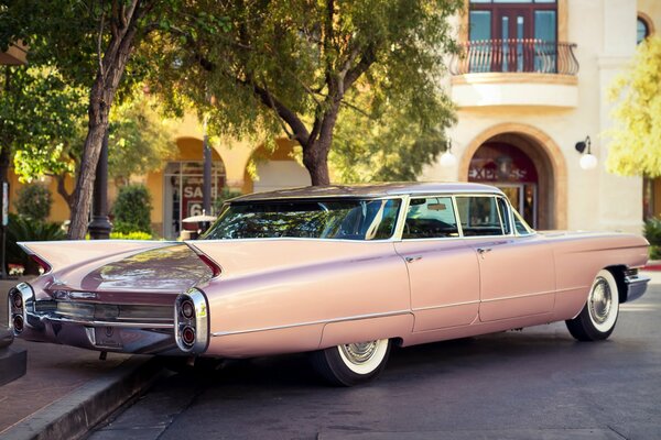 Cadillac rétro classique rose du XXe siècle