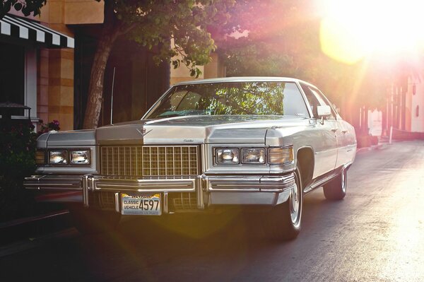 Avant le classique rétro cadillac 1976