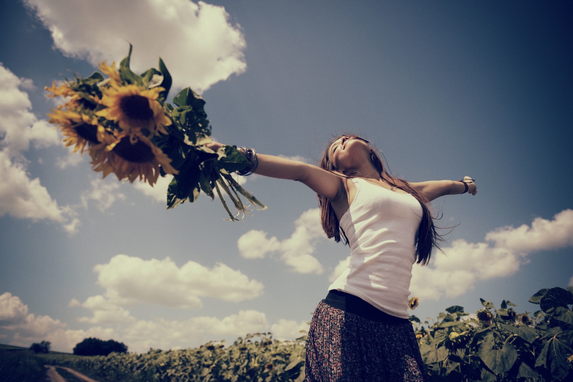 leaf flowers fullscreen joy girl mood widescreen background wallpaper sky relax flower hands field sunflower