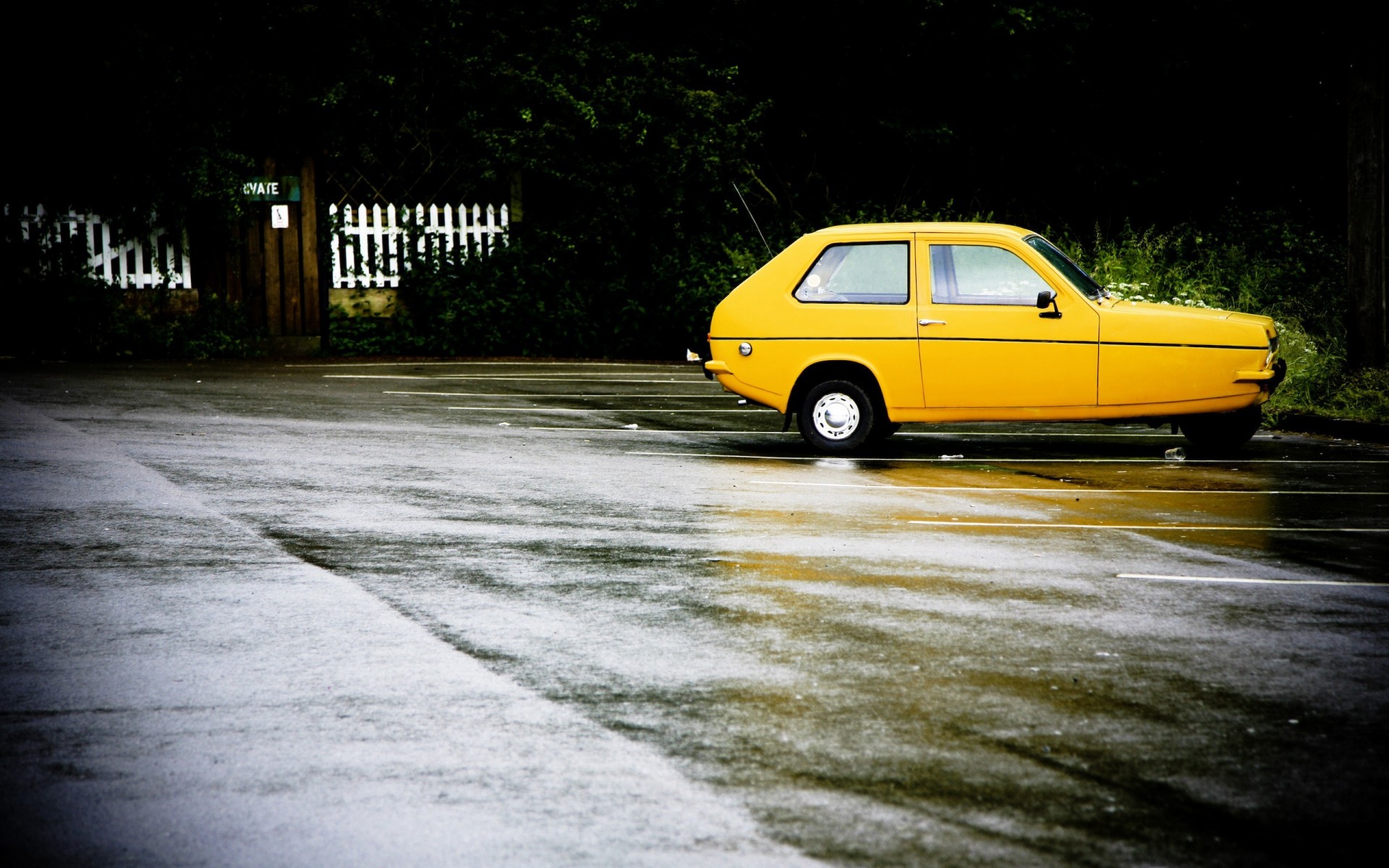 gelb schlechtes wetter asphalt