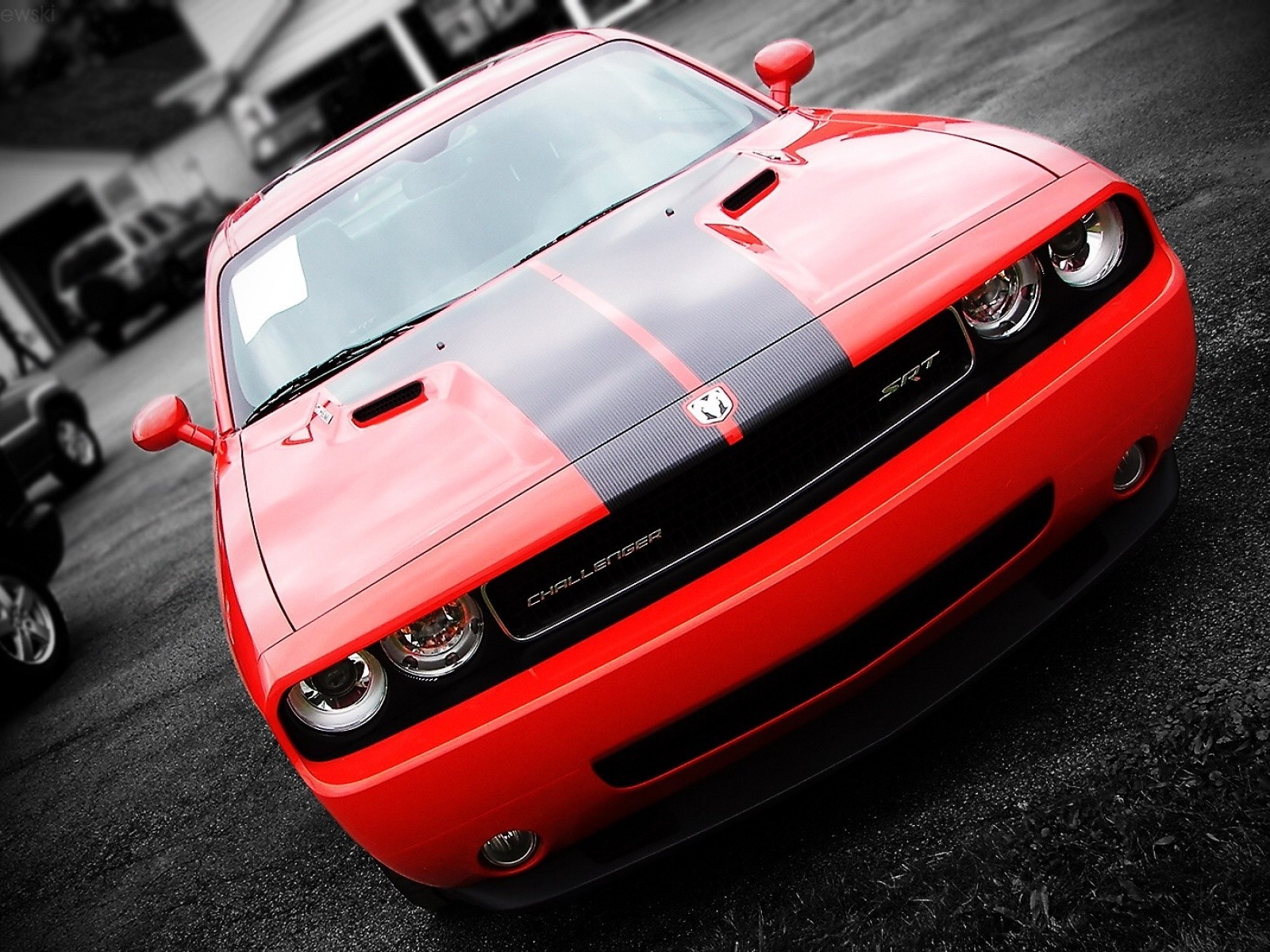 dodge challenger czerwony