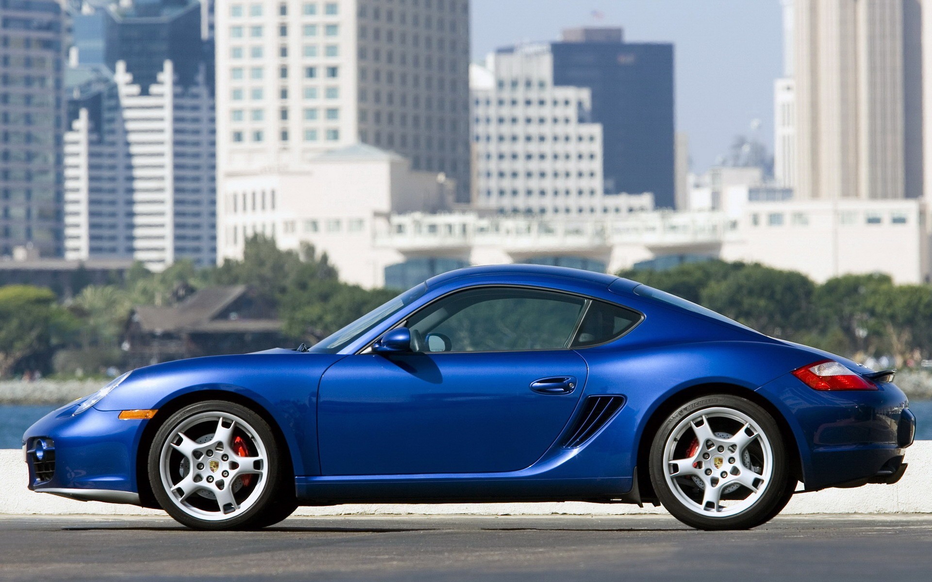 porsche cayman blau