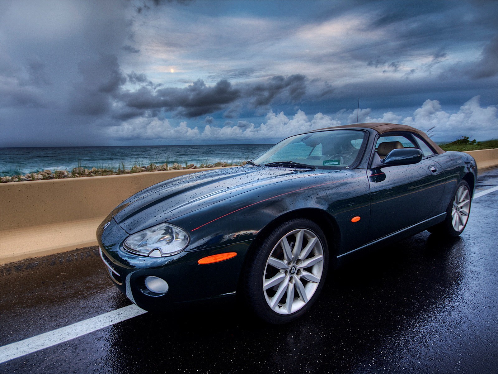 auto route nuages mer