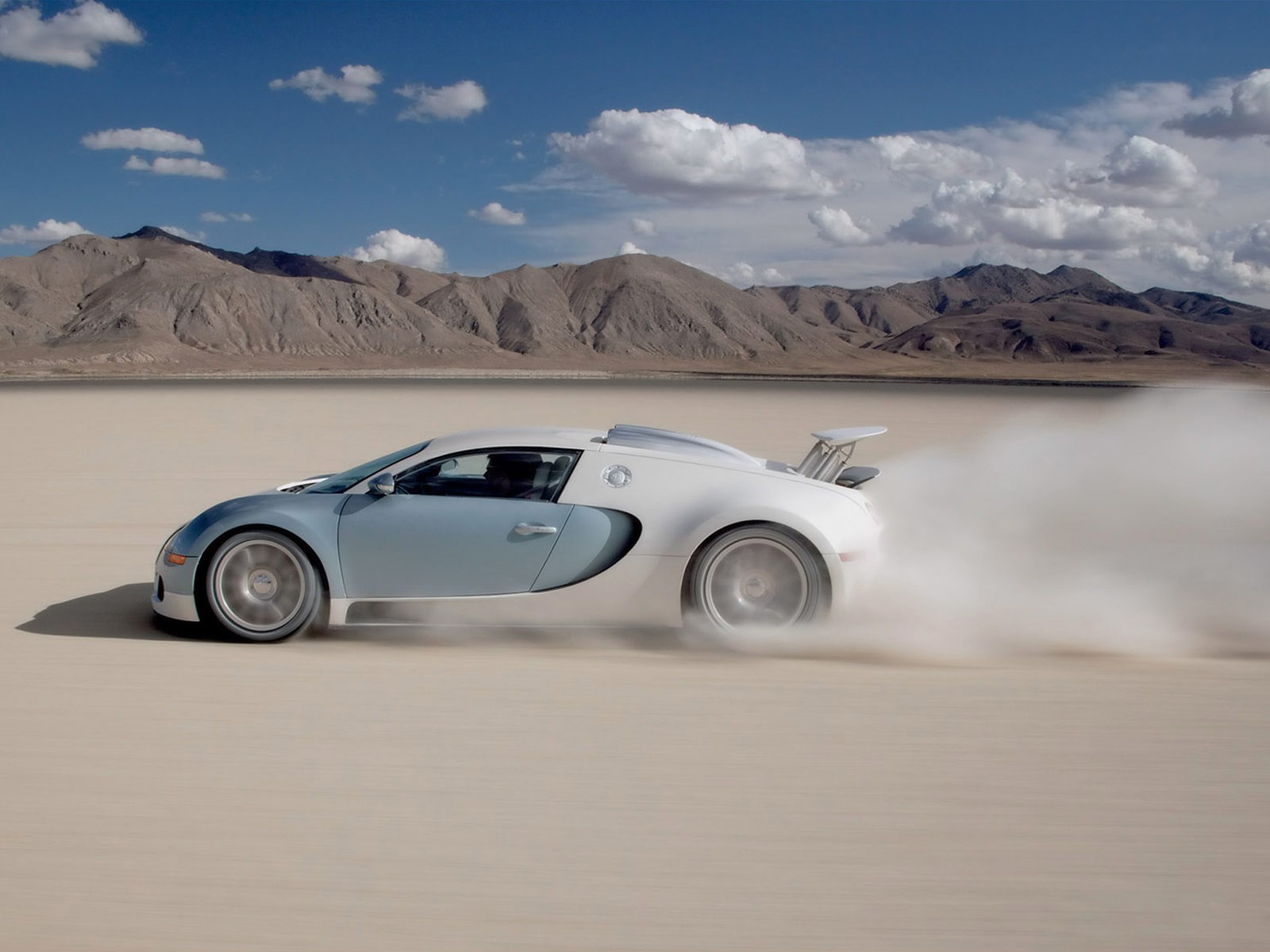 bugatti veyron desert