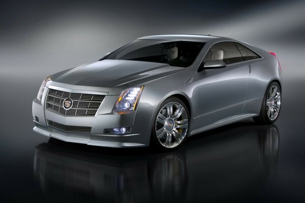 Концепт серебристого cts cadillac