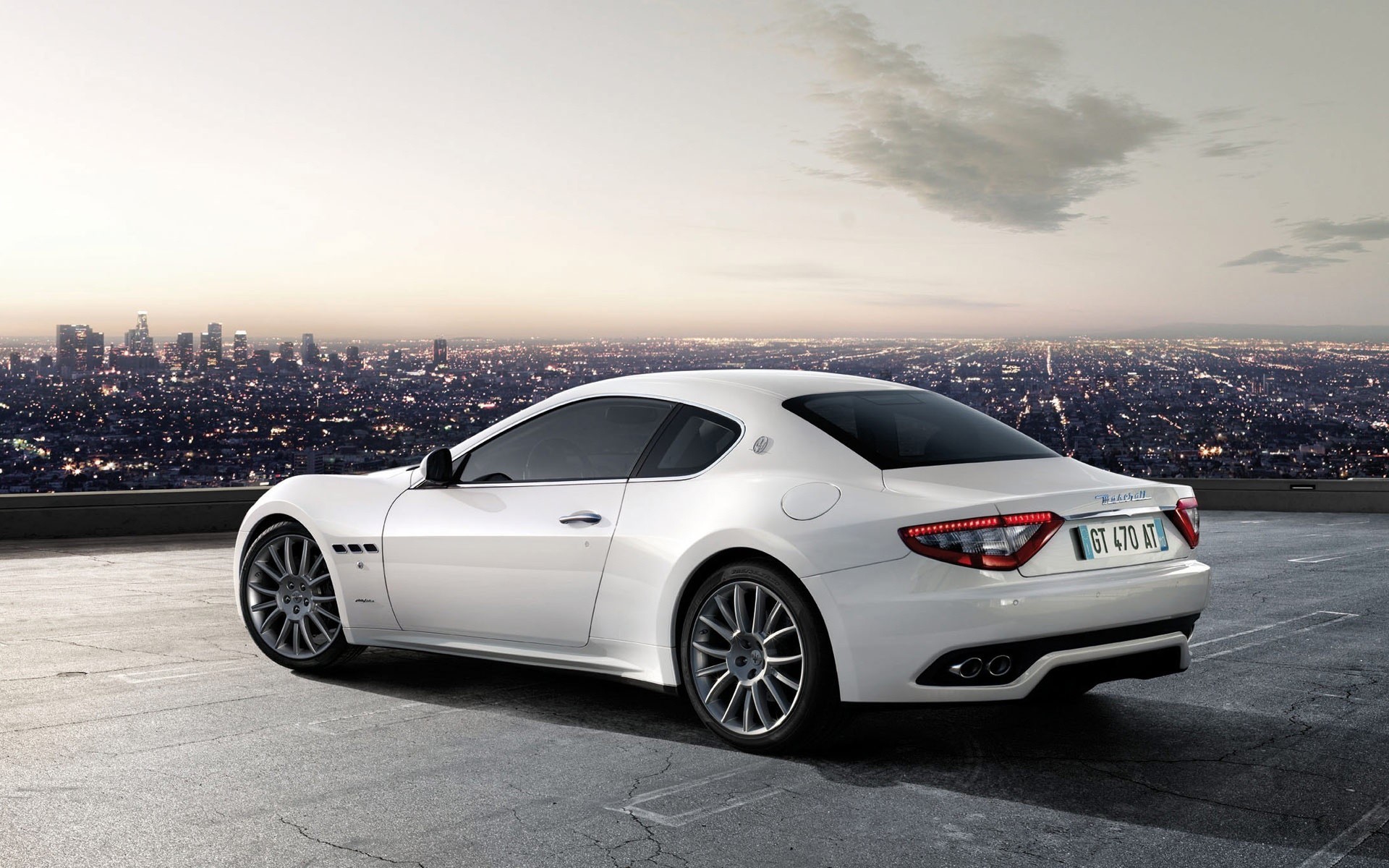 maserati granturismo-х белый