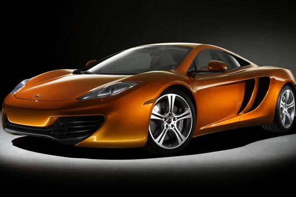 Sport car mclaren mp4-12C