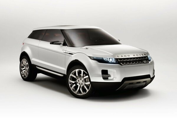 The concept car of the new land rover lrx is white