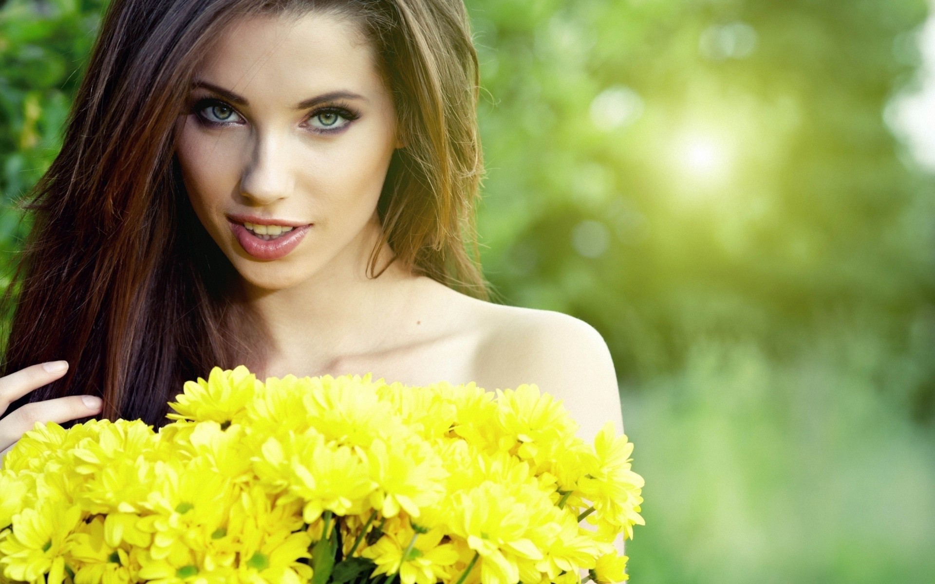 donna mig-15 ragazza bruna macro fiore giallo