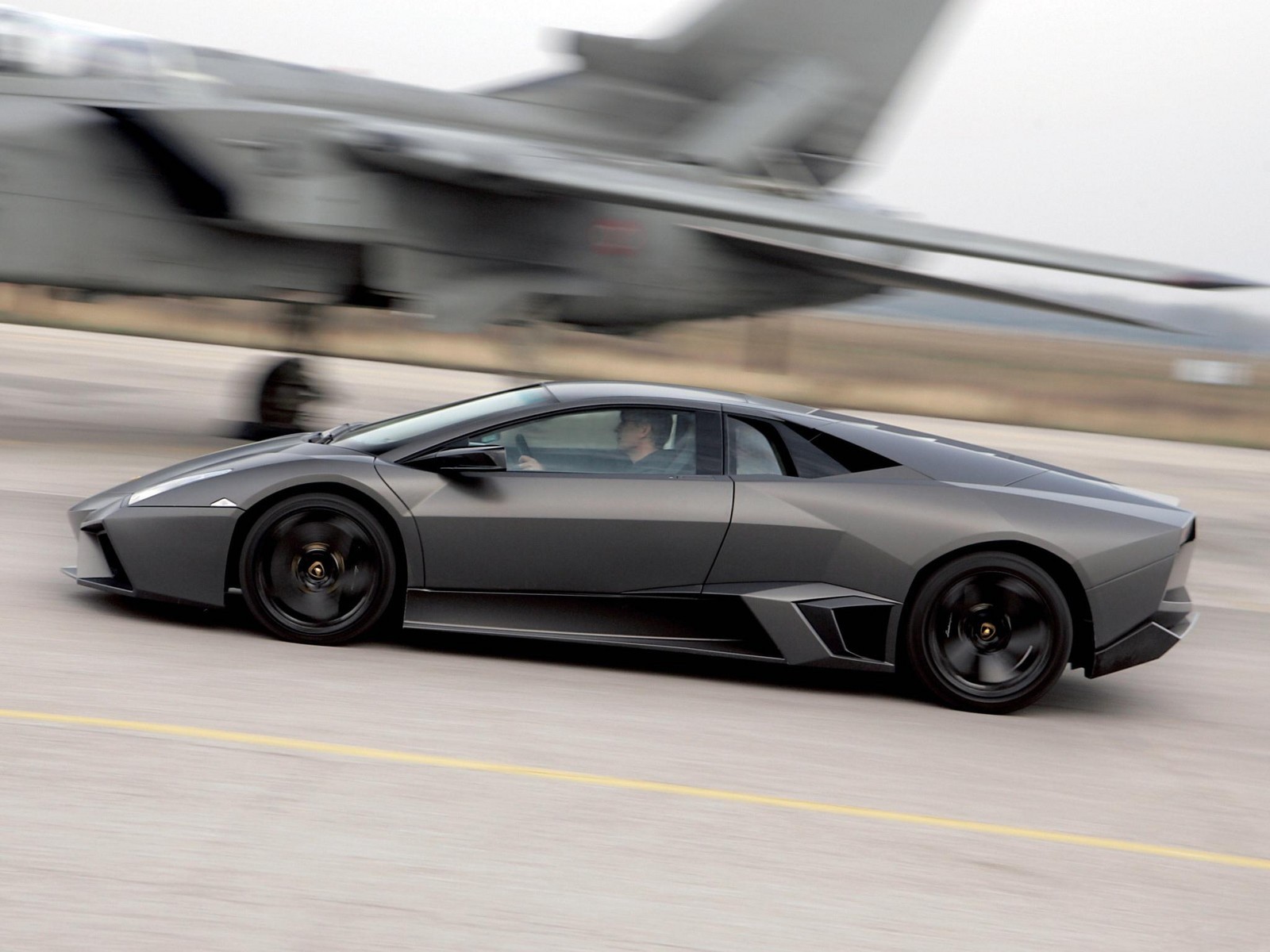 lamborghini reventon черный истребитель