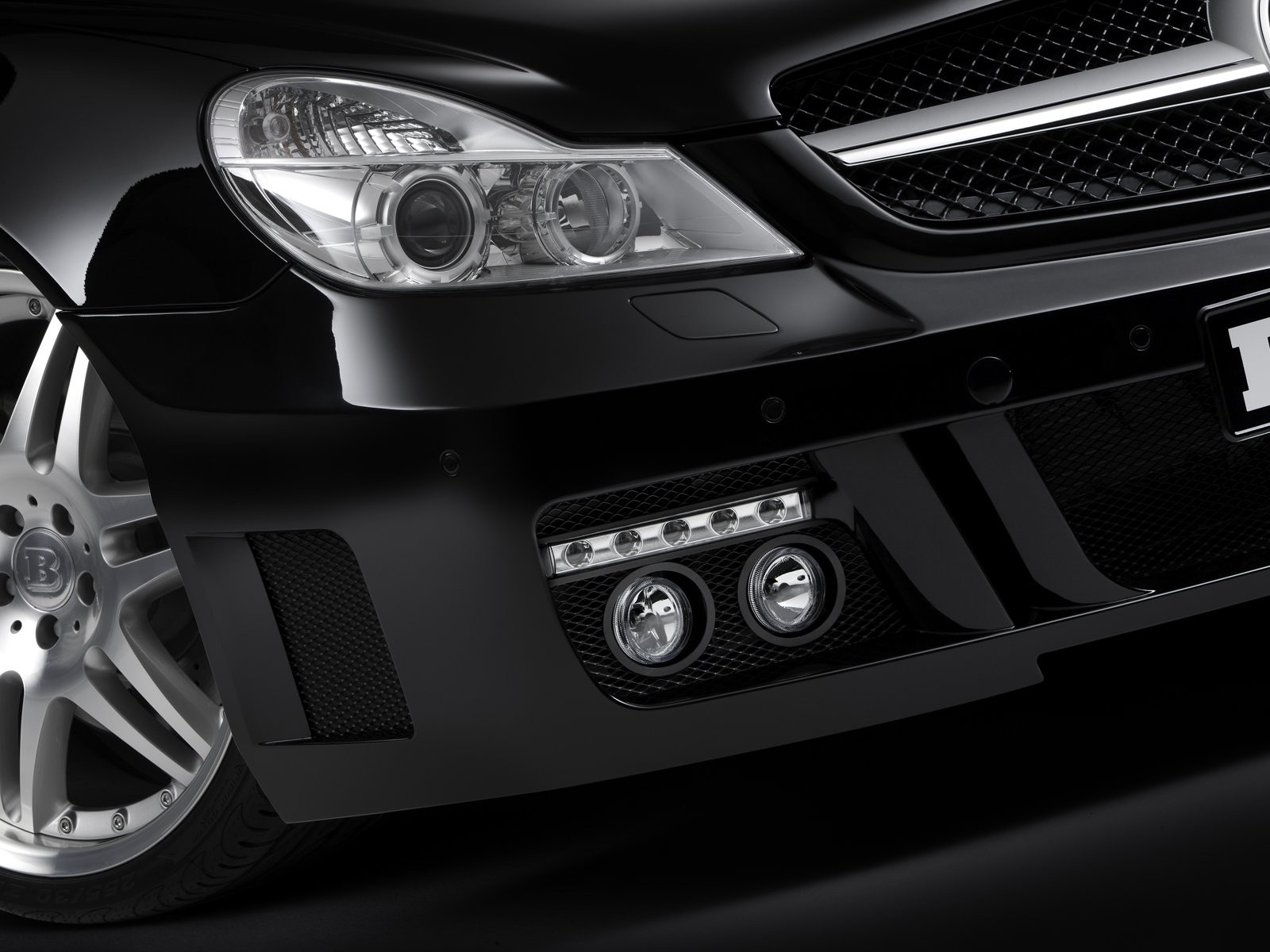 mercedes-benz brabus phare noir