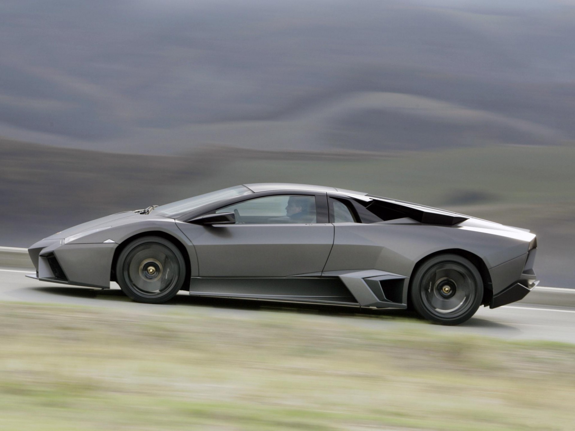 lamborghini sfocatura velocità